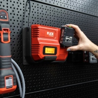 FX006 - Support mural 3D Chargeur rapide 12/18V